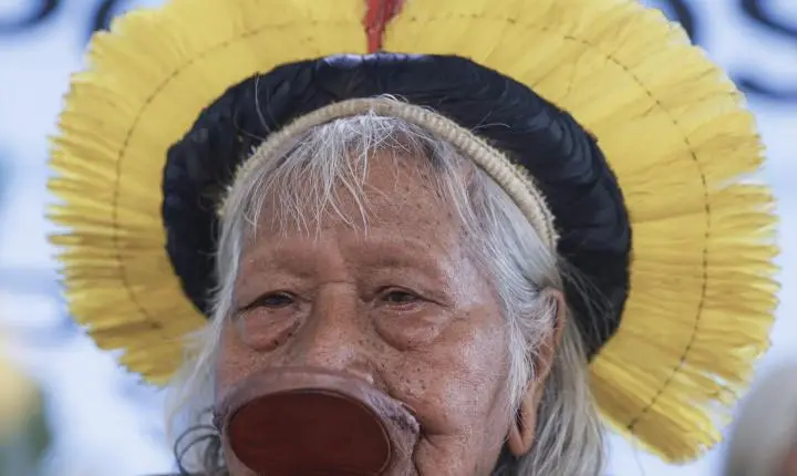 Cacique Raoni apresenta melhora, mas continua internado na UTI