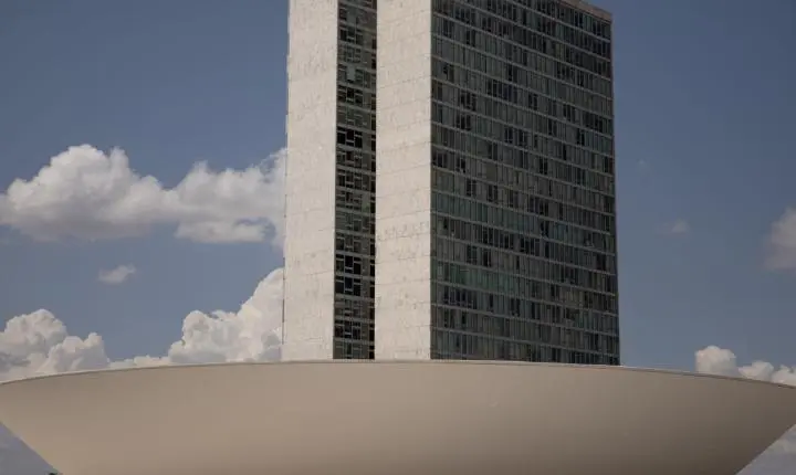 Motta cria comissão para analisar PEC que reduz maioridade penal