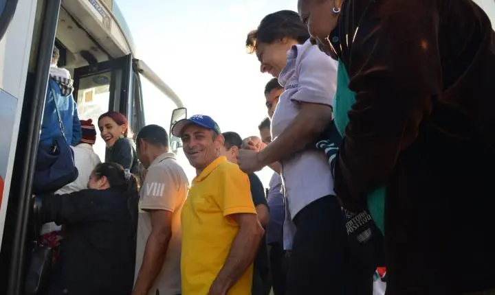 Rodoviários do Rio decidem suspender greve e ônibus voltam a circular